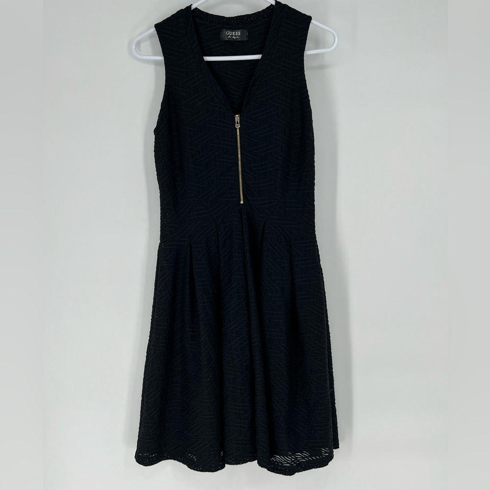 GUESS SHEAR LINED BLACK SLEEVELESS A LINE DRESS W/PLEATED SKIRT AND FRONT ZIPPER